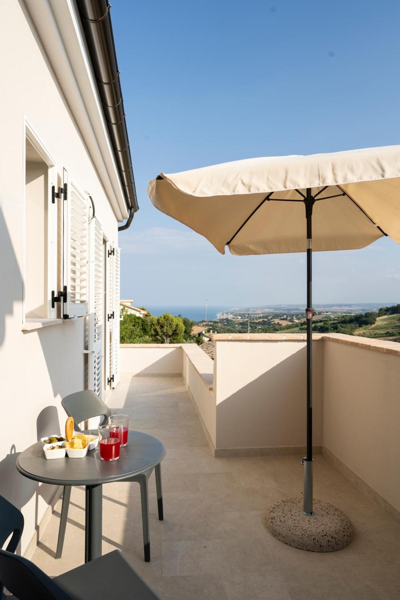 Terramarina Boutique Hotel Sirolo Exterior photo